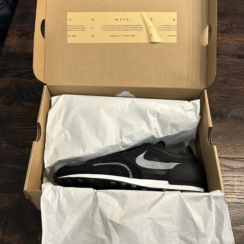 Brand New Nike Debreak-Type Sneakers